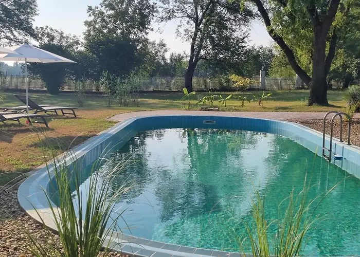 Case de vacanță Cottage1 In Nature Swimming Pond Pool Sauna *